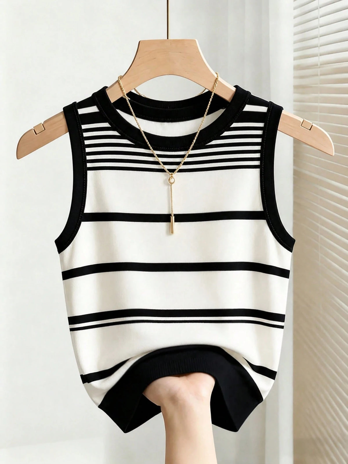 Franclia Women's Summer Casual Vacation & Commute Contrast Stripe Print Fitted Comfortable Tank Top