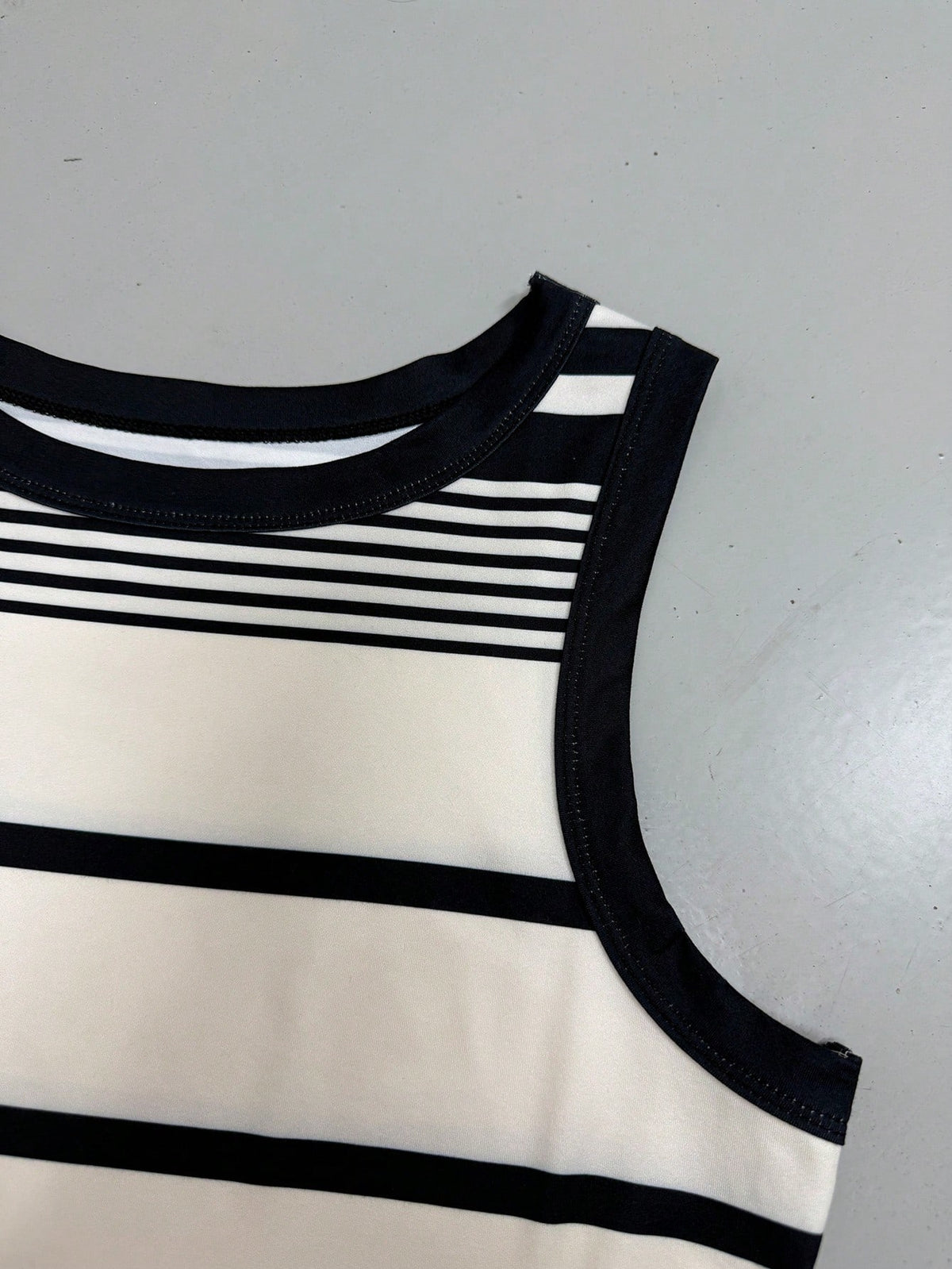 Franclia Women's Summer Casual Vacation & Commute Contrast Stripe Print Fitted Comfortable Tank Top