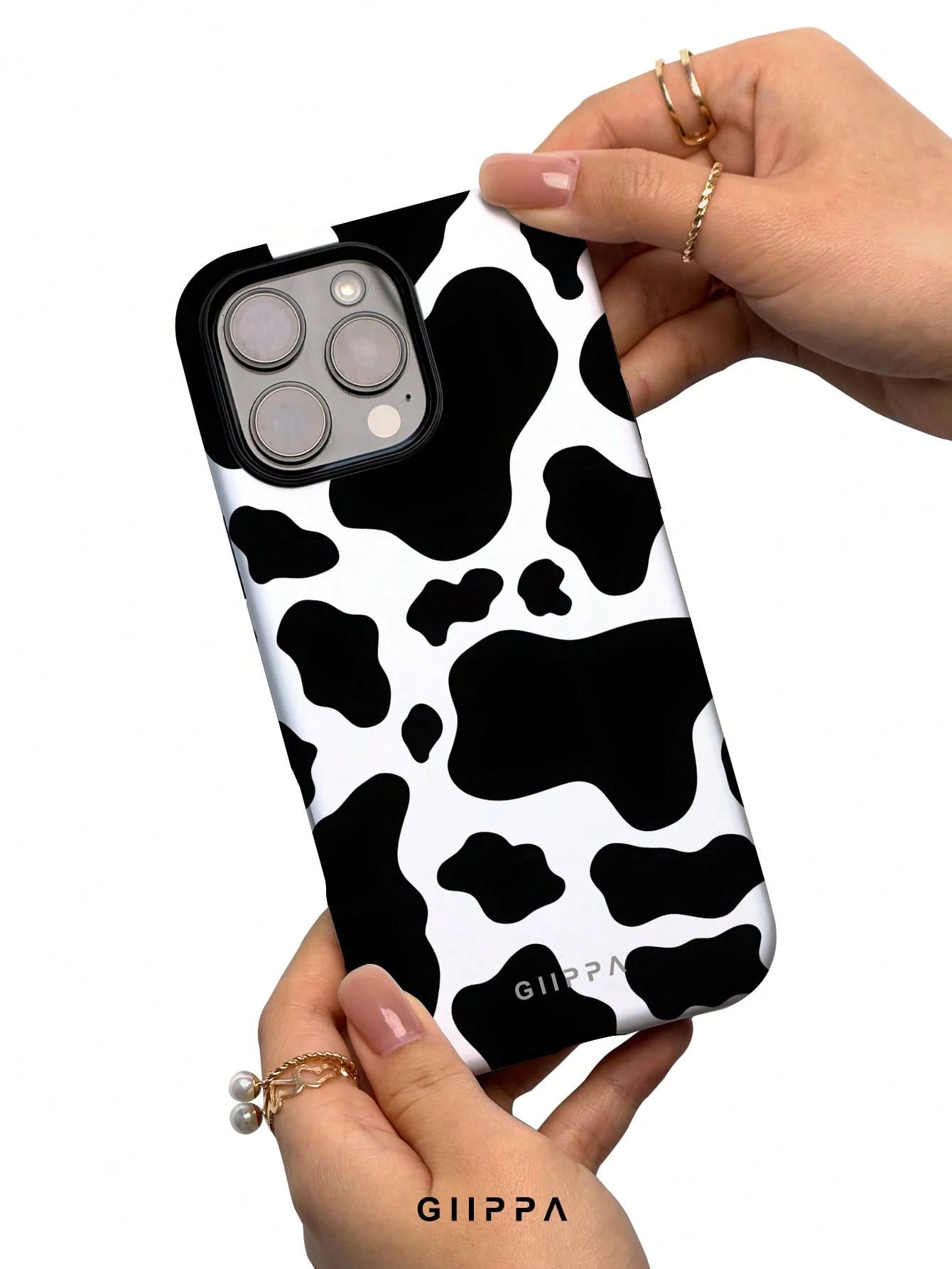 GIIPPA 1 Pc White Base With Black Cow Print Design Phone 17 Pro Max Case, Suitable For Phone 16 Pro Max, 15 Pro Max, 14 Pro Max, Korean Stylish And Interesting Phone Case, Compatible With 11/12/13/14