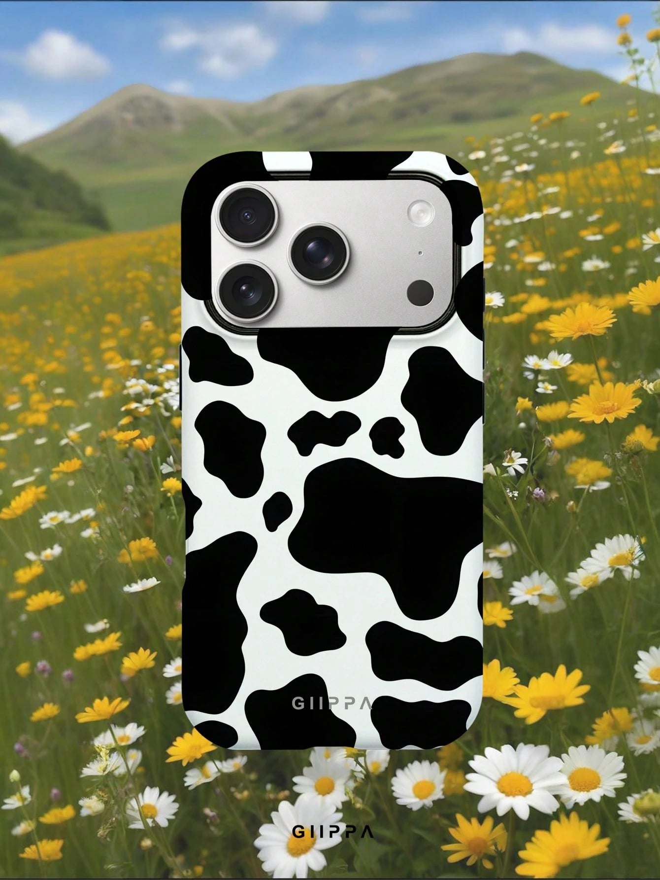 GIIPPA 1 Pc White Base With Black Cow Print Design Phone 17 Pro Max Case, Suitable For Phone 16 Pro Max, 15 Pro Max, 14 Pro Max, Korean Stylish And Interesting Phone Case, Compatible With 11/12/13/14