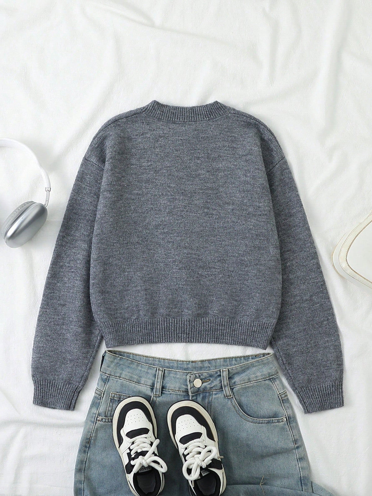 Girls' Autumn/Winter Fashion Minimalist Casual Cherry Pattern Jacquard Round Neck Grey Drop Shoulder Long Sleeve Knit Sweater
