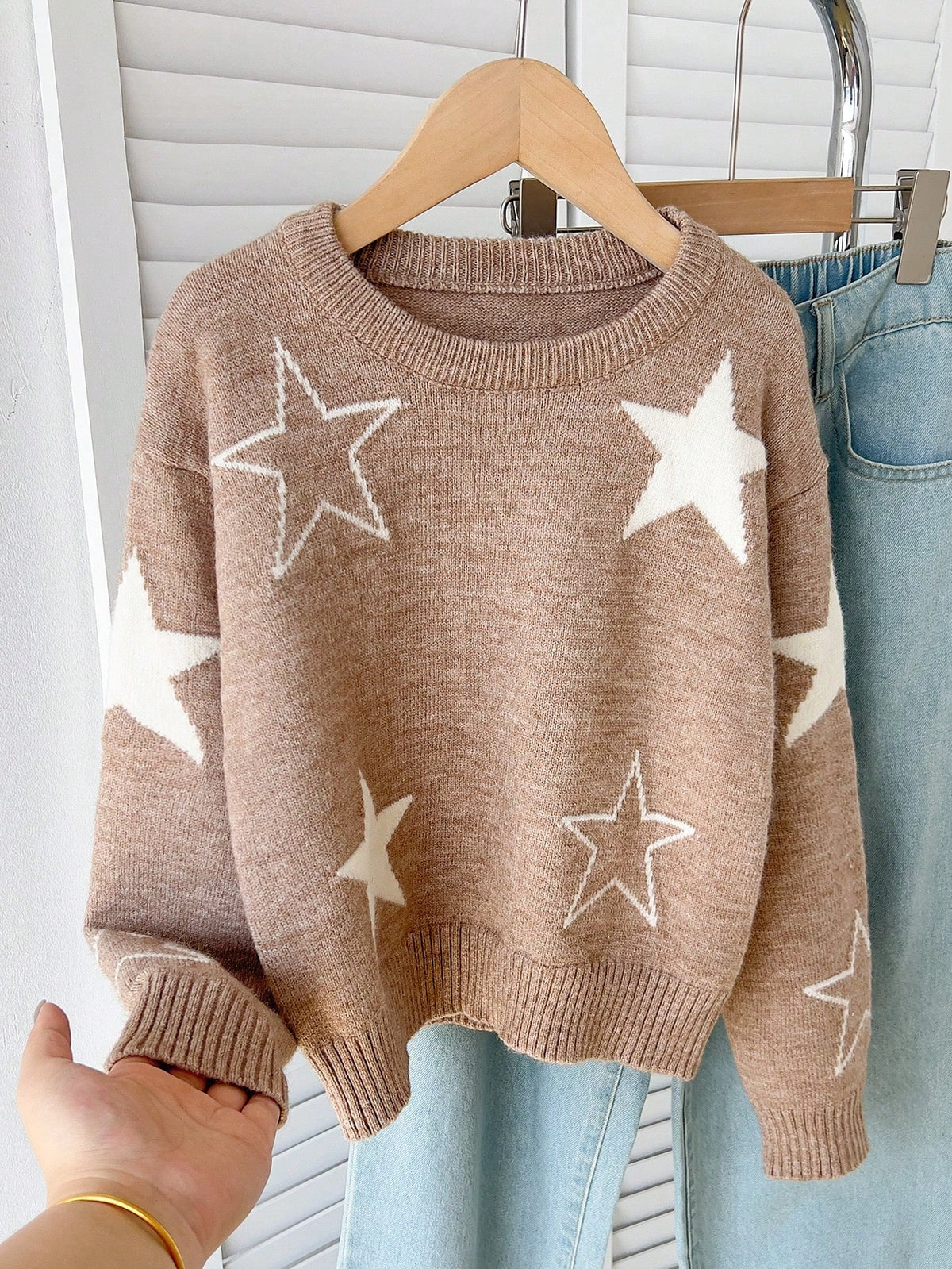 Girls' Autumn/Winter Fashion Minimalist Casual Cherry Pattern Jacquard Round Neck Grey Drop Shoulder Long Sleeve Knit Sweater