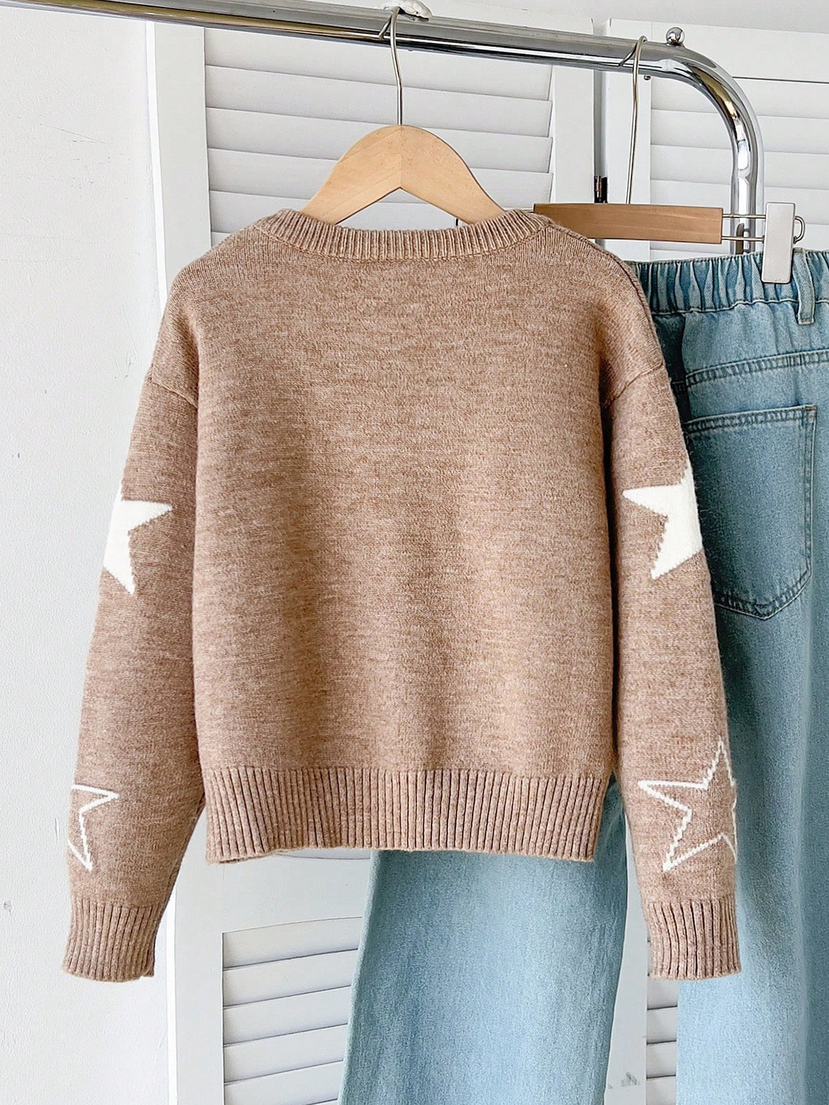 Girls' Autumn/Winter Fashion Minimalist Casual Cherry Pattern Jacquard Round Neck Grey Drop Shoulder Long Sleeve Knit Sweater