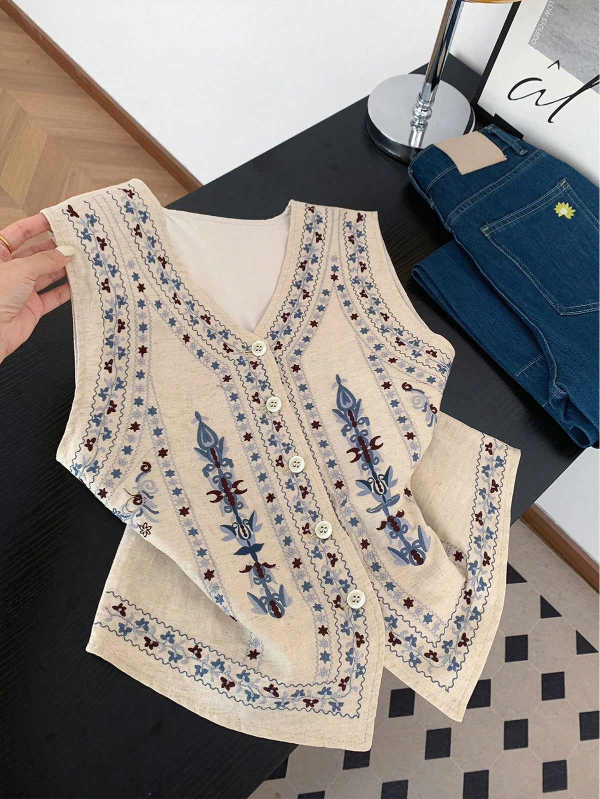 GlowEve Women's Floral Pattern V-Neck Single-Breasted Casual Tank Top