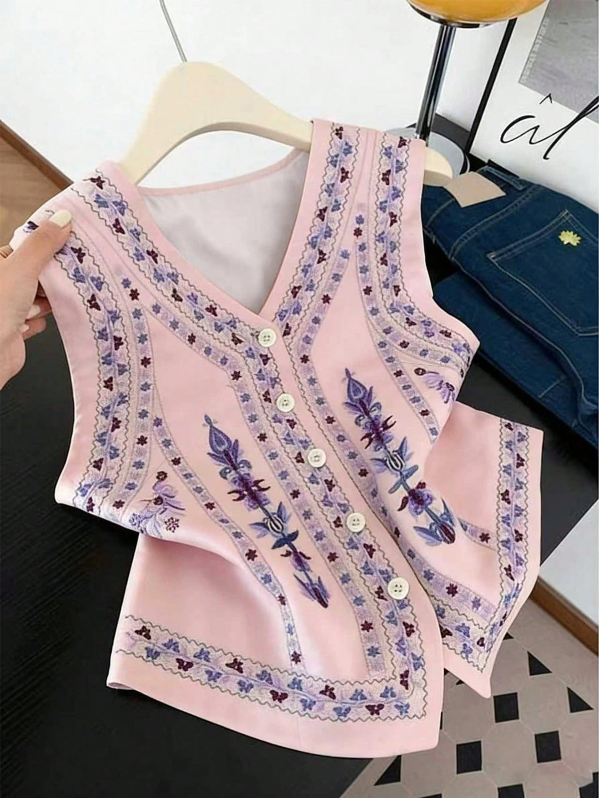 GlowEve Women's Floral Pattern V-Neck Single-Breasted Casual Tank Top