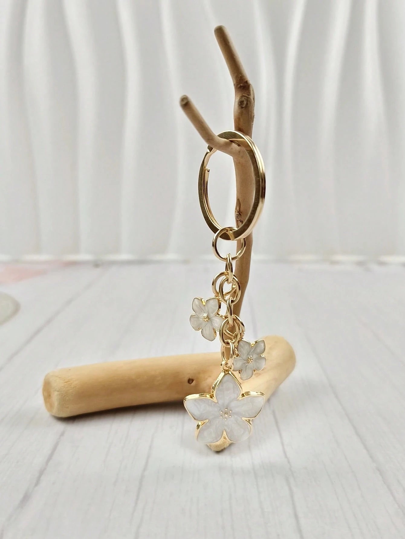 HAILIAN 1pc Sakura Shaped Keychain, Lightweight And Graceful Sakura Design, Suitable For Bag Pendant, Car Key Chain, Couples, Birthday, Holiday Gifts