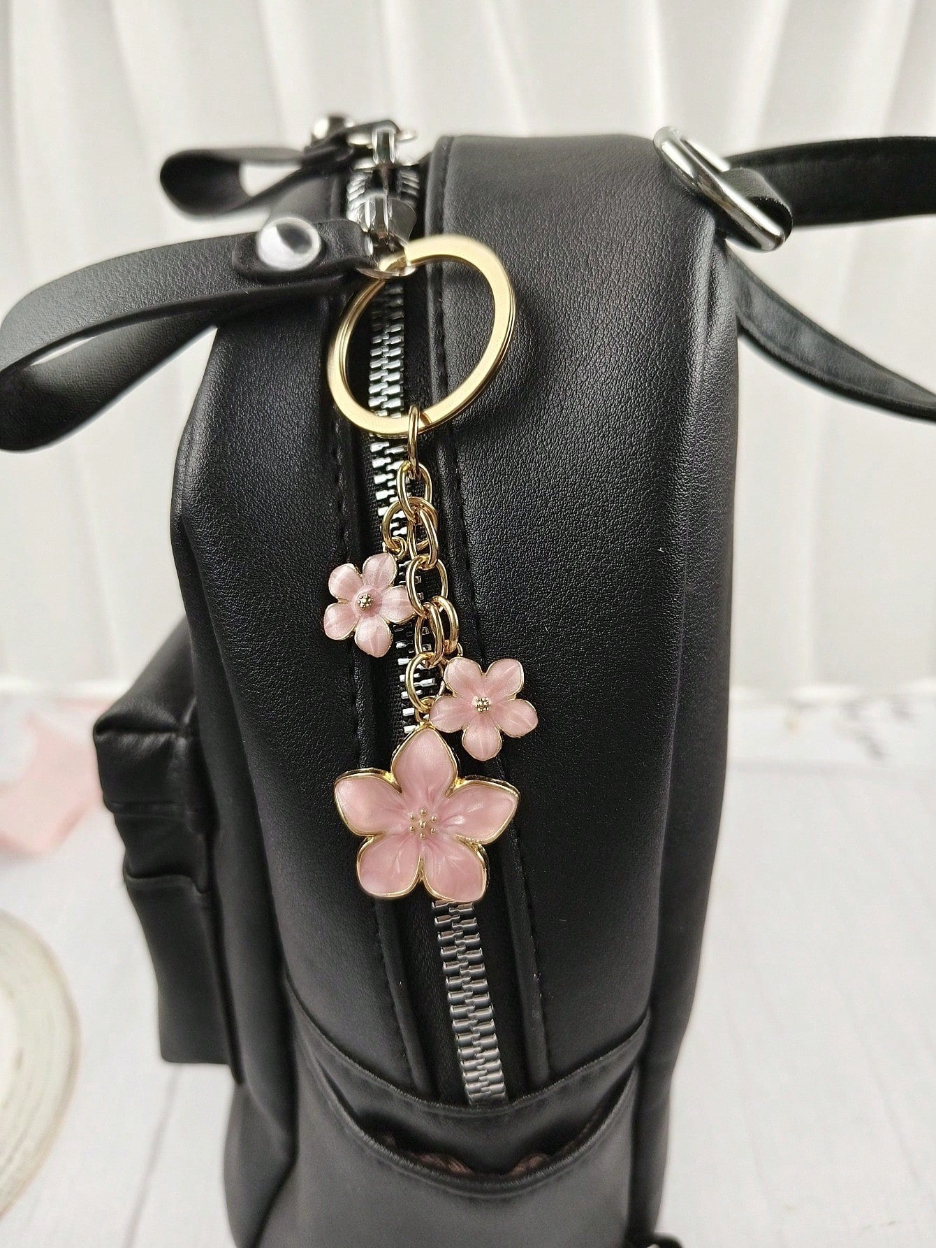 HAILIAN 1pc Sakura Shaped Keychain, Lightweight And Graceful Sakura Design, Suitable For Bag Pendant, Car Key Chain, Couples, Birthday, Holiday Gifts