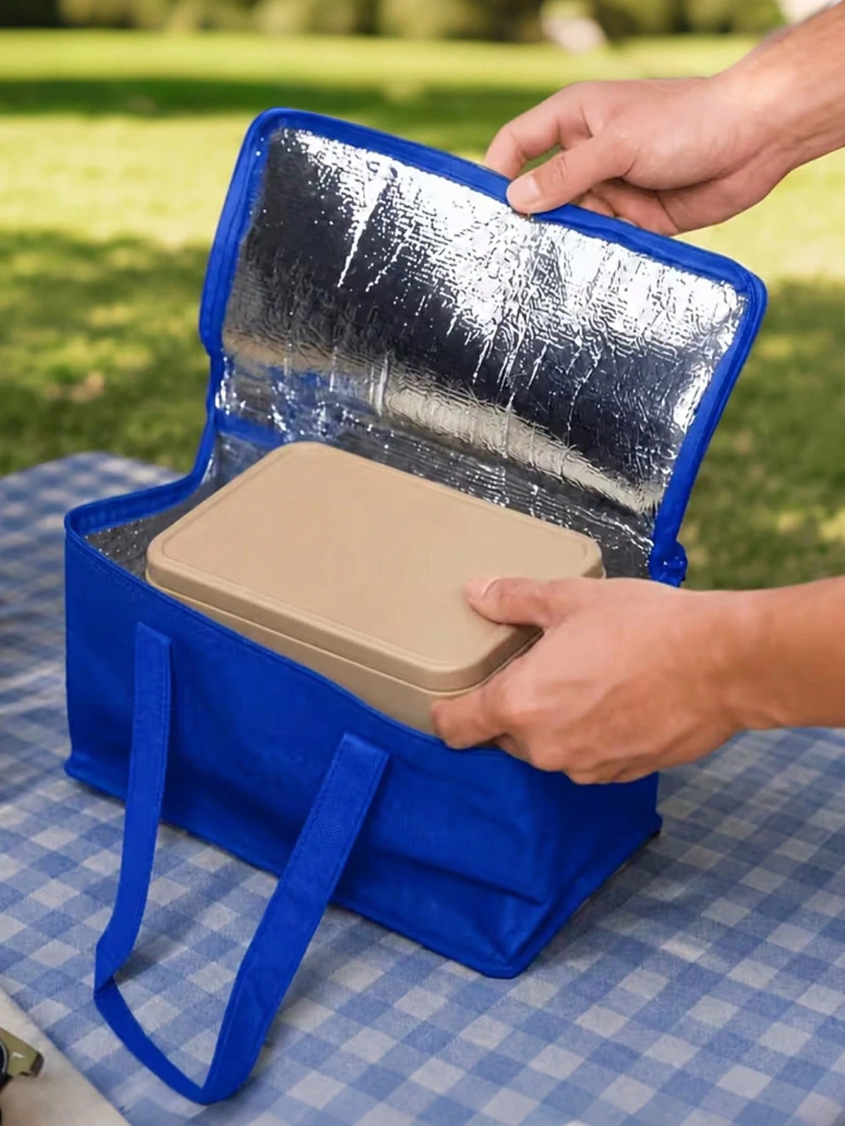 Insulated Cooler Bag For Drinks And Lunch- Portable Design Keeps Food And Drinks Fresh And Cold All Day, Non-Food Contact Material, Suitable For Summer Picnic, Camping, Beach, Available In Blue, Blac