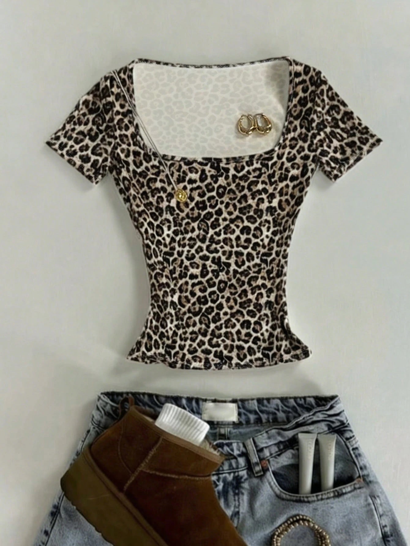 IslaSuriya Rainbow Leopard,Summer,Chic,Night Out Classic Black Brown Leopard Print Square Neck Slim-Fitting Short-Sleeved T-Shirt,Mother's Day Gift Casual Top