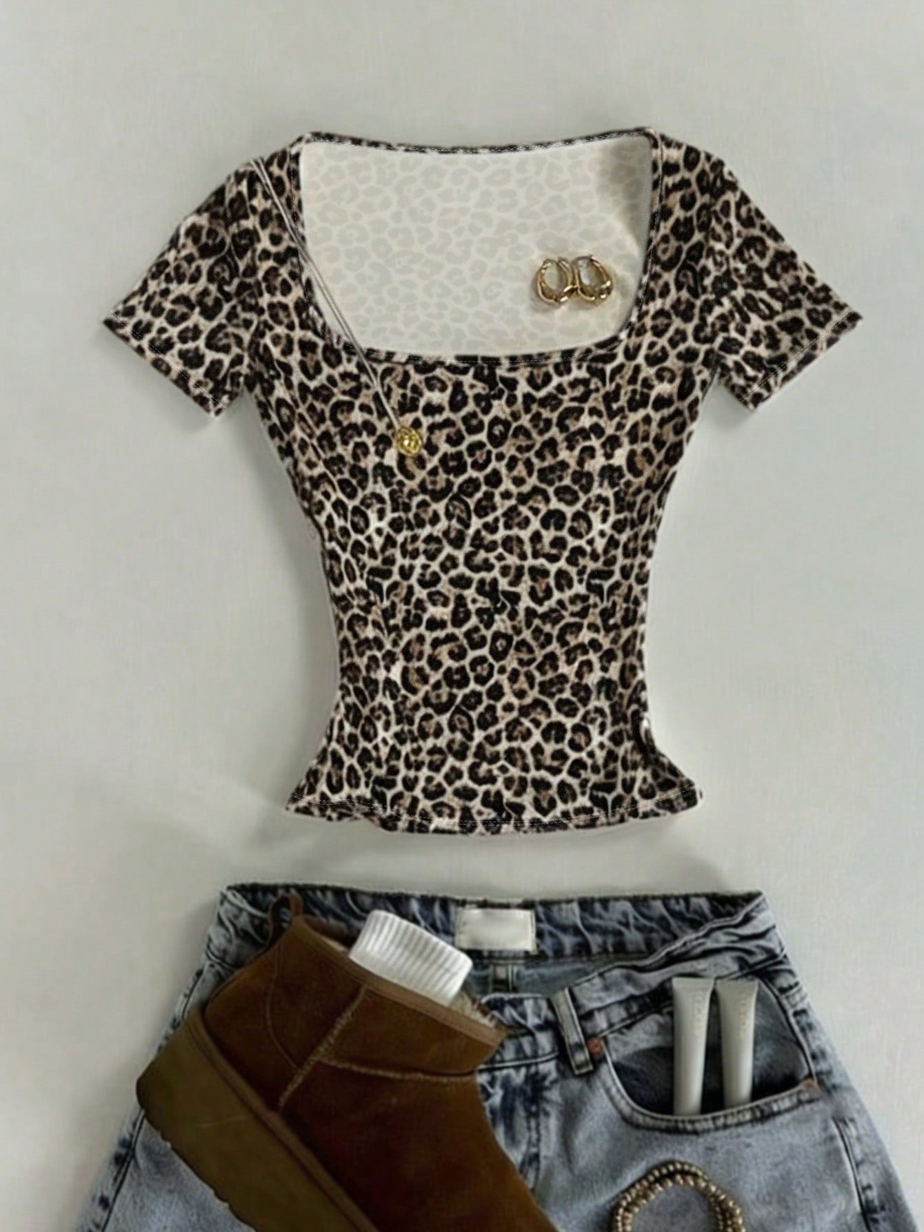IslaSuriya Rainbow Leopard,Summer,Chic,Night Out Classic Black Brown Leopard Print Square Neck Slim-Fitting Short-Sleeved T-Shirt,Mother's Day Gift Casual Top