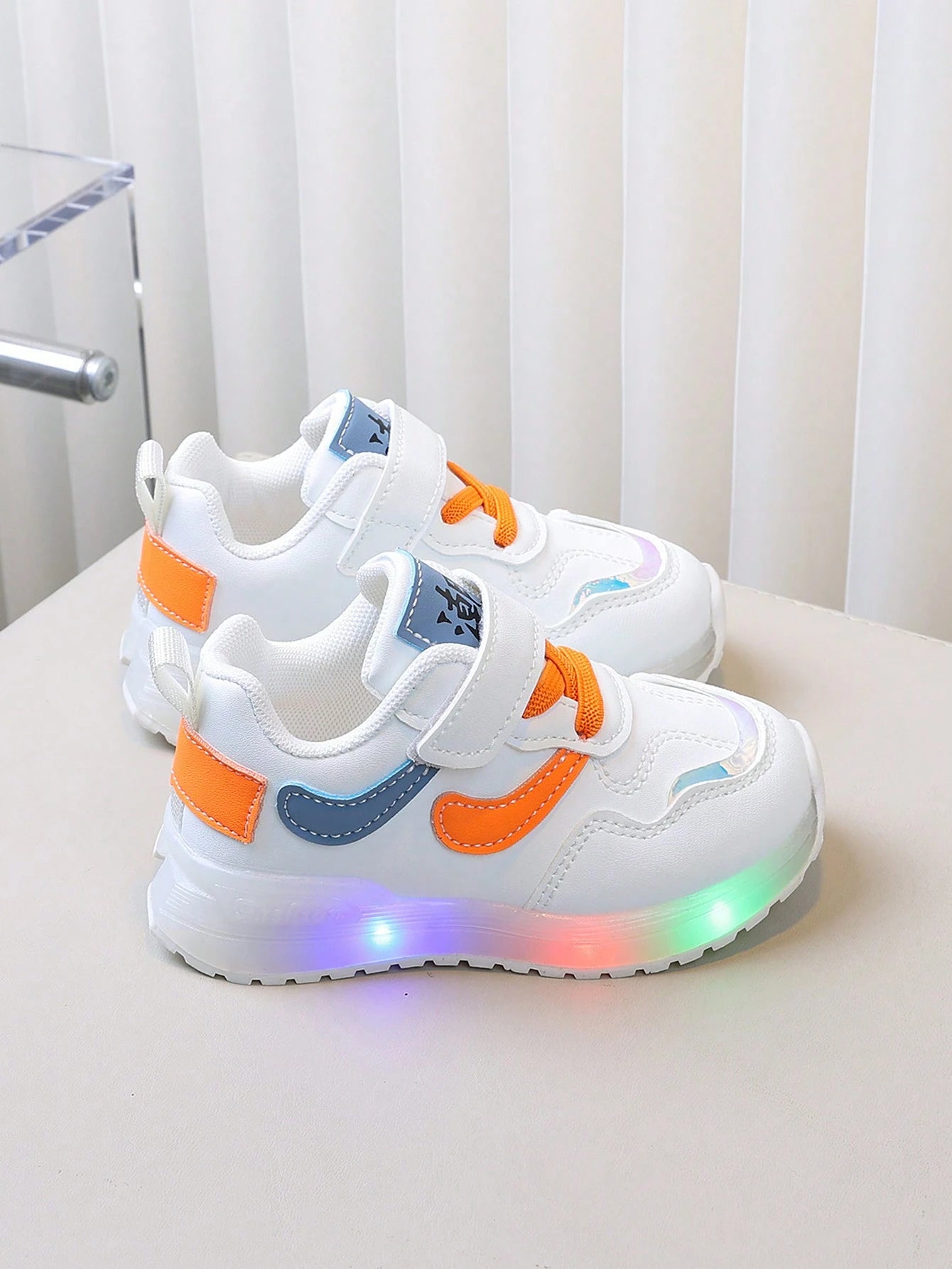 Kids Fashion Versatile LED Lighting Sports Shoes, For Spring & Autumn