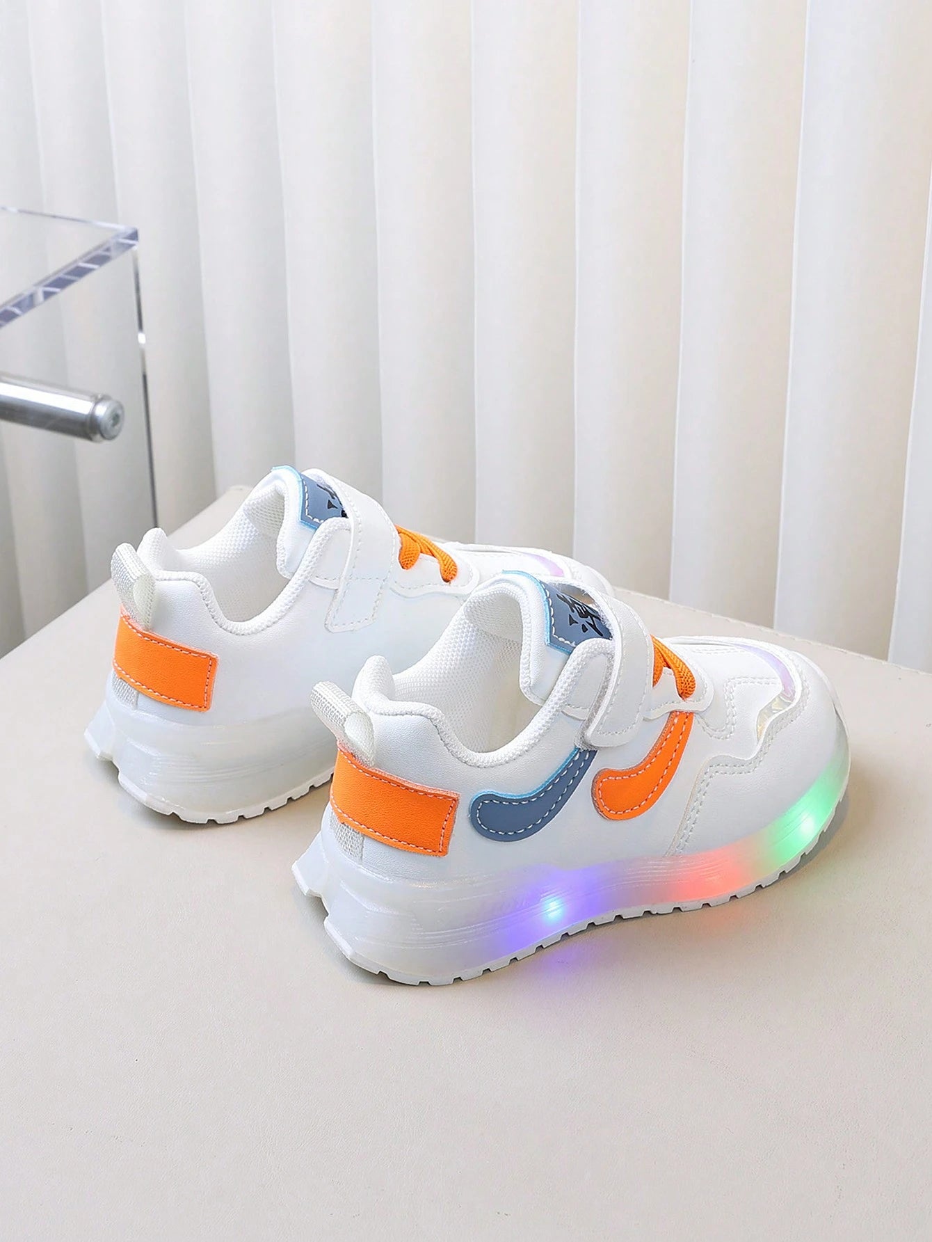 Kids Fashion Versatile LED Lighting Sports Shoes, For Spring & Autumn