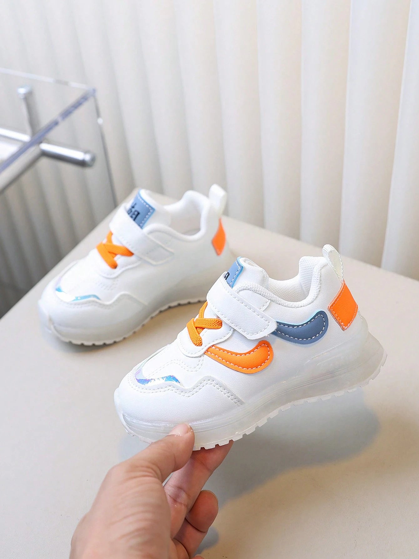 Kids Fashion Versatile LED Lighting Sports Shoes, For Spring & Autumn