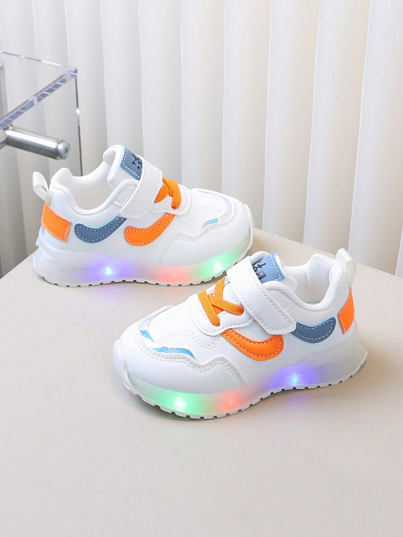 Kids Fashion Versatile LED Lighting Sports Shoes, For Spring & Autumn