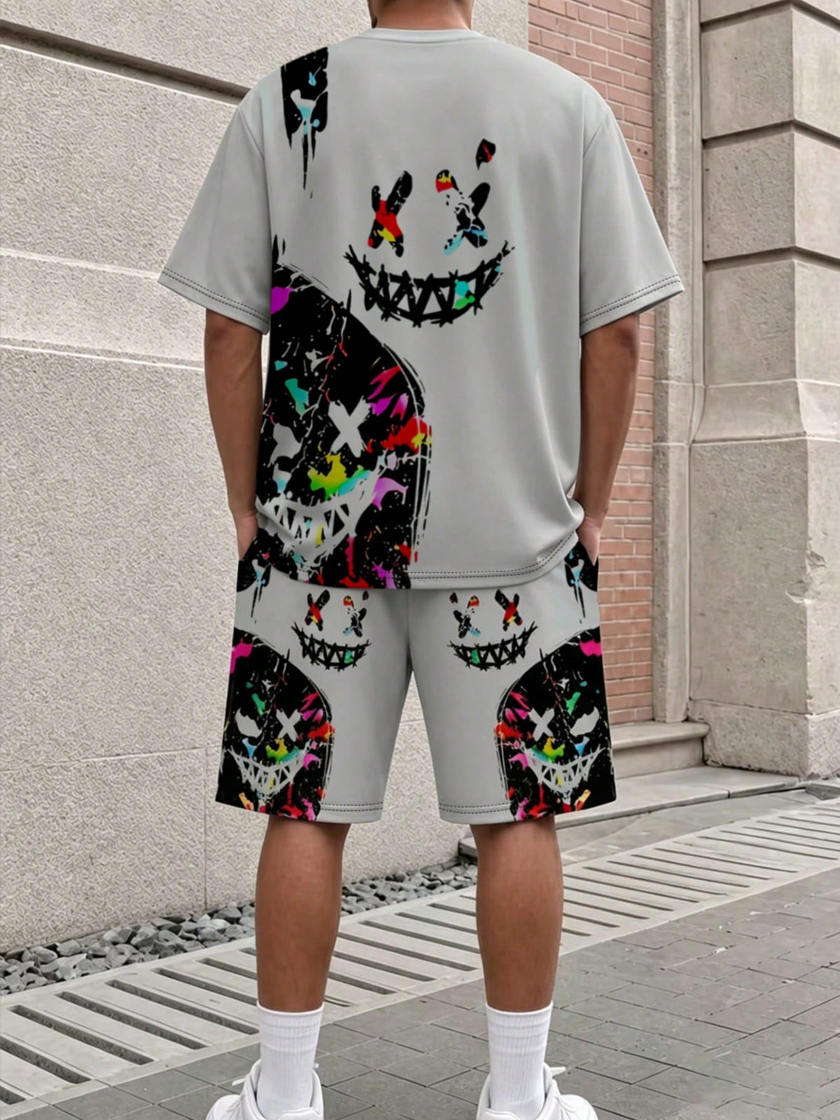KOVSEE 2pcs Men Graffiti Skull Print Set, Casual Short Sleeve T-Shirt And Shorts Sports