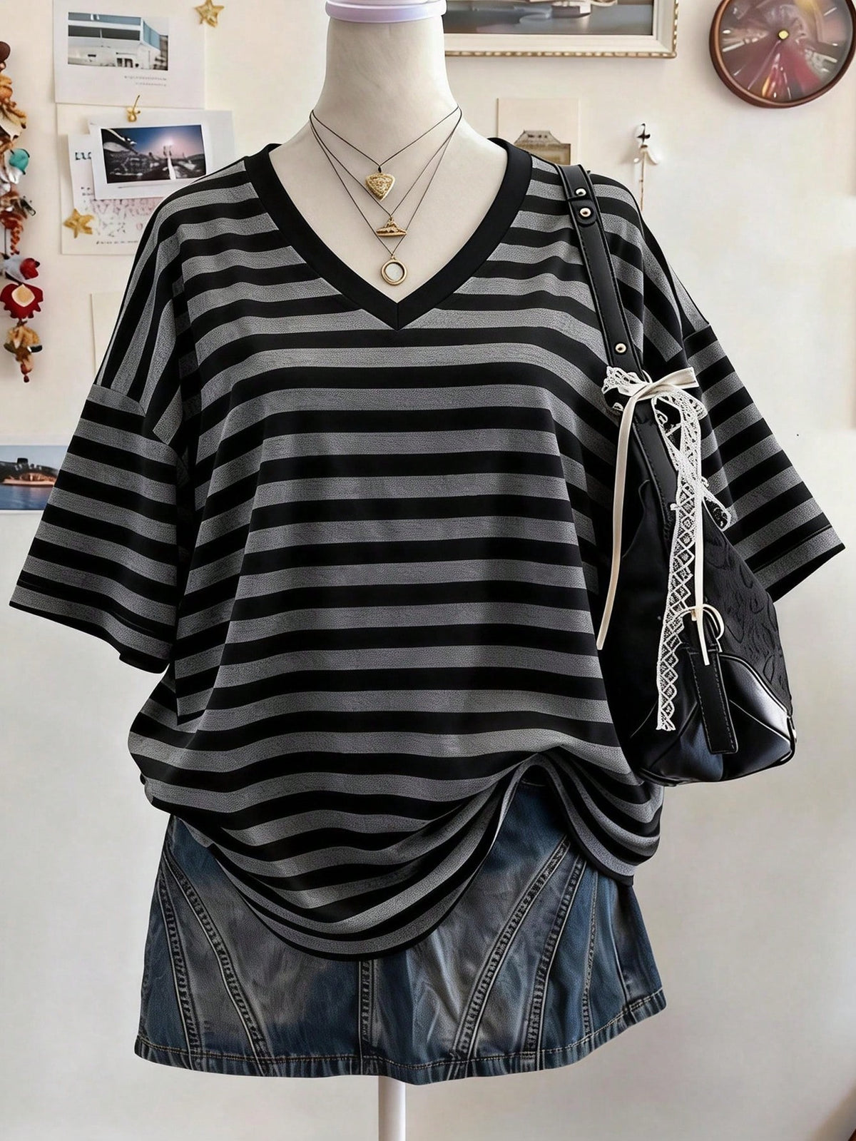Lalippa Striped Digital Print Bow Embroidery Fashion Minimalist Women's V-Neck Dropped Shoulder T-Shirt Friend's Gift