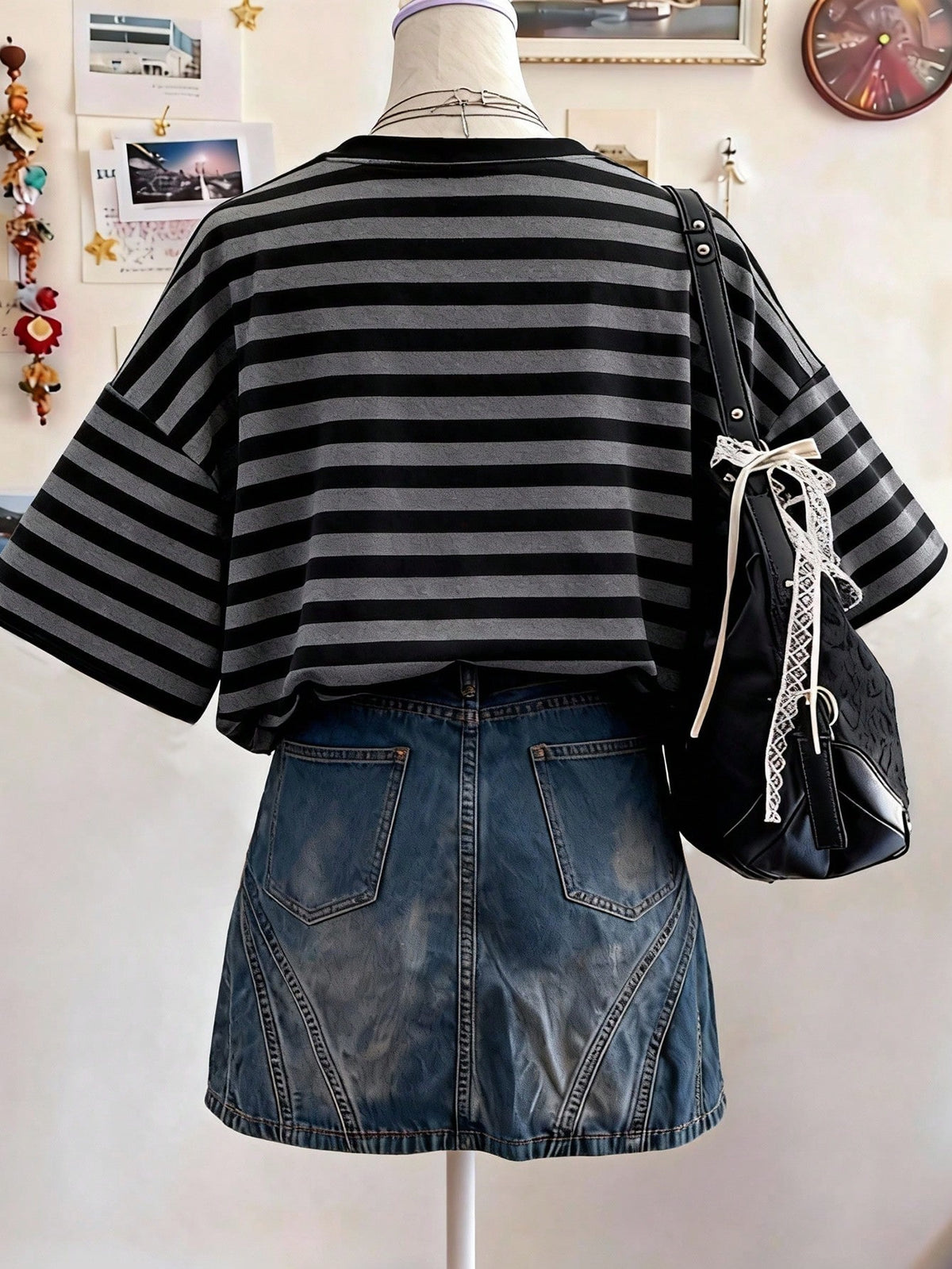 Lalippa Striped Digital Print Bow Embroidery Fashion Minimalist Women's V-Neck Dropped Shoulder T-Shirt Friend's Gift