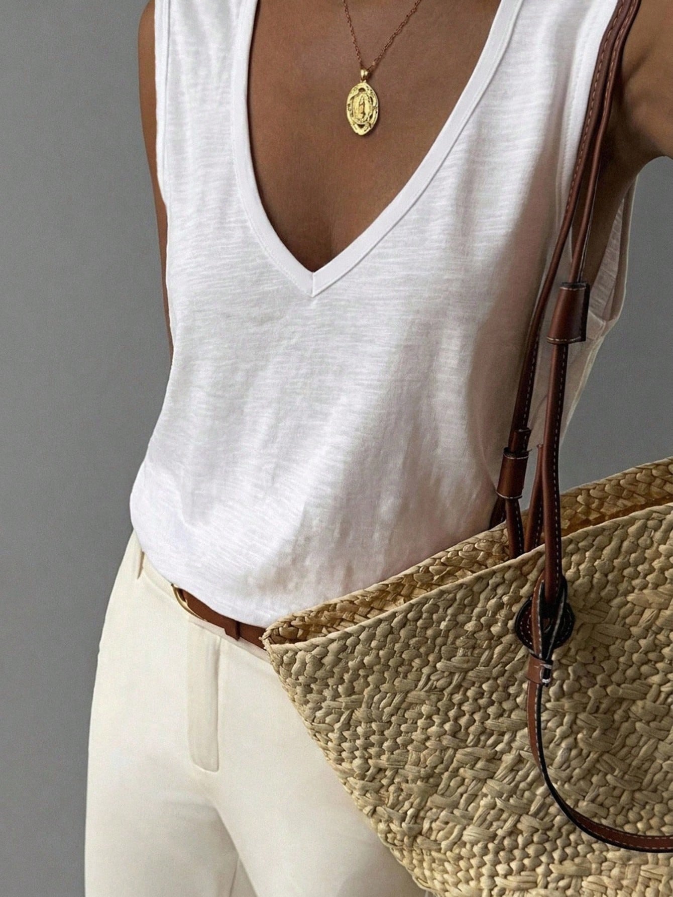Livesso Women's Loose White Tank Top, Elegant Business Casual Office Wear, Commuter Undershirt, Summer
