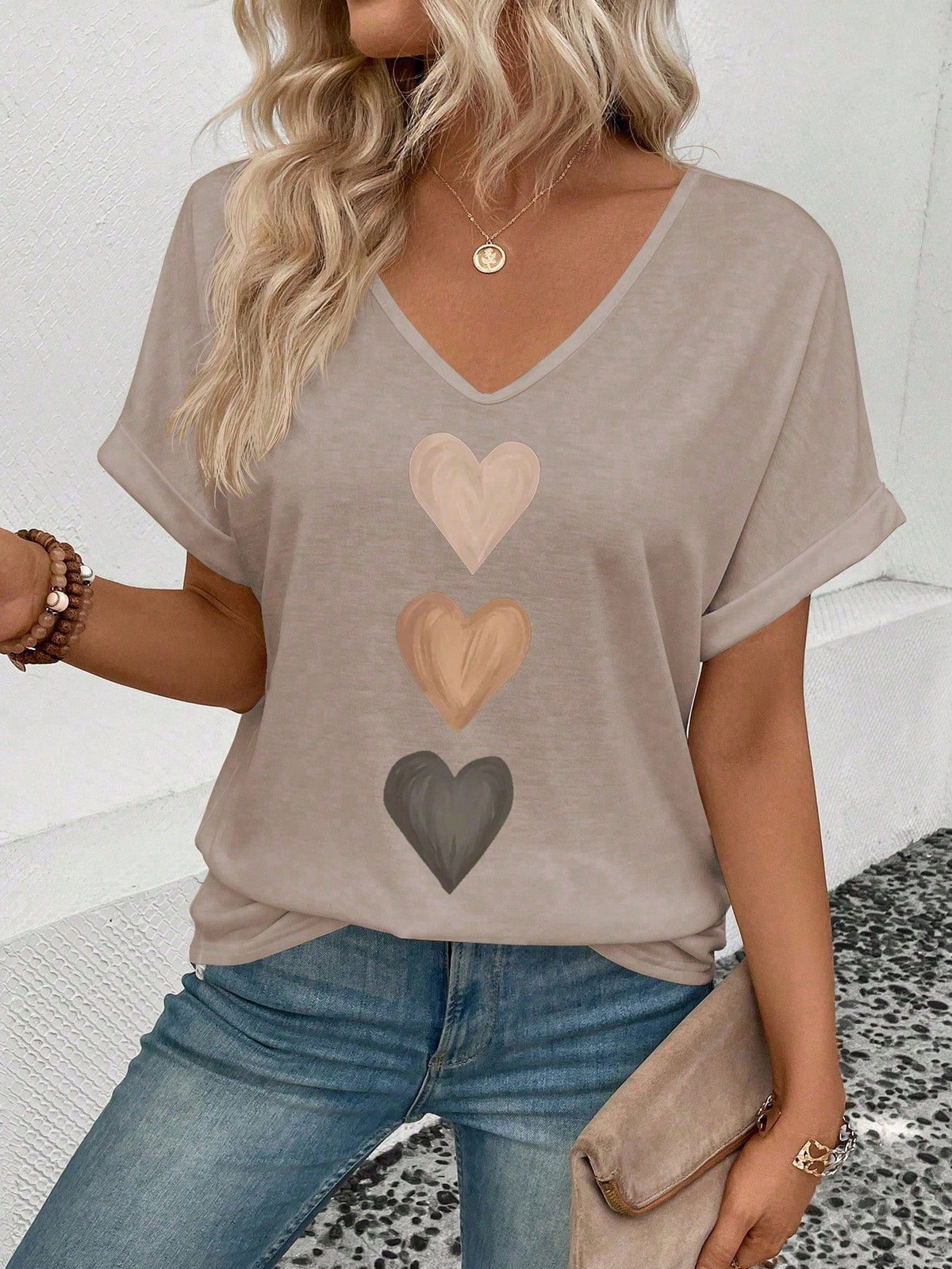 LUNE Women's V-Neck Flared Cuff, Ombre Heart Print Pattern Casual Versatile T-Shirt, Spring/Summer