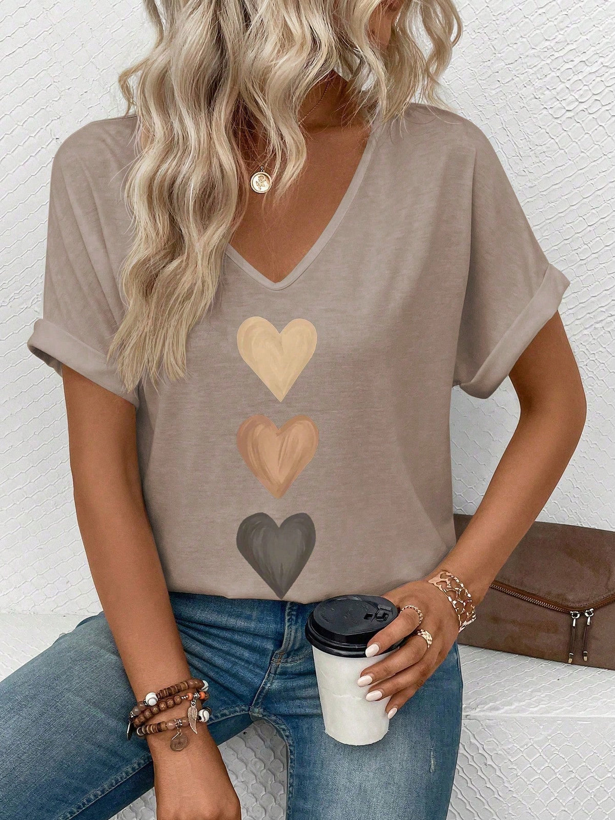 LUNE Women's V-Neck Flared Cuff, Ombre Heart Print Pattern Casual Versatile T-Shirt, Spring/Summer