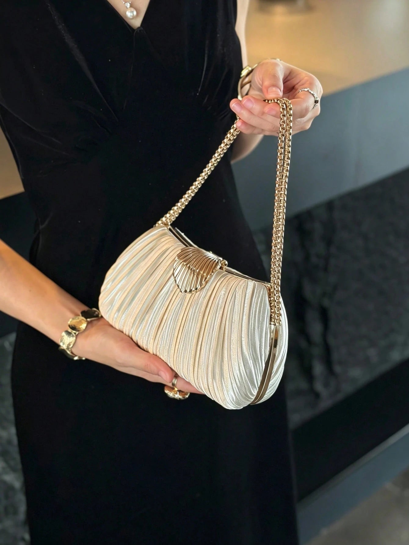 Luxury Women Chain Clutch Bag, Solid Pleated Satin Shell, Metal Clasp, Detachable Chain Strap, Magnetic Closure, Elegant Evening Wedding Prom Handbag