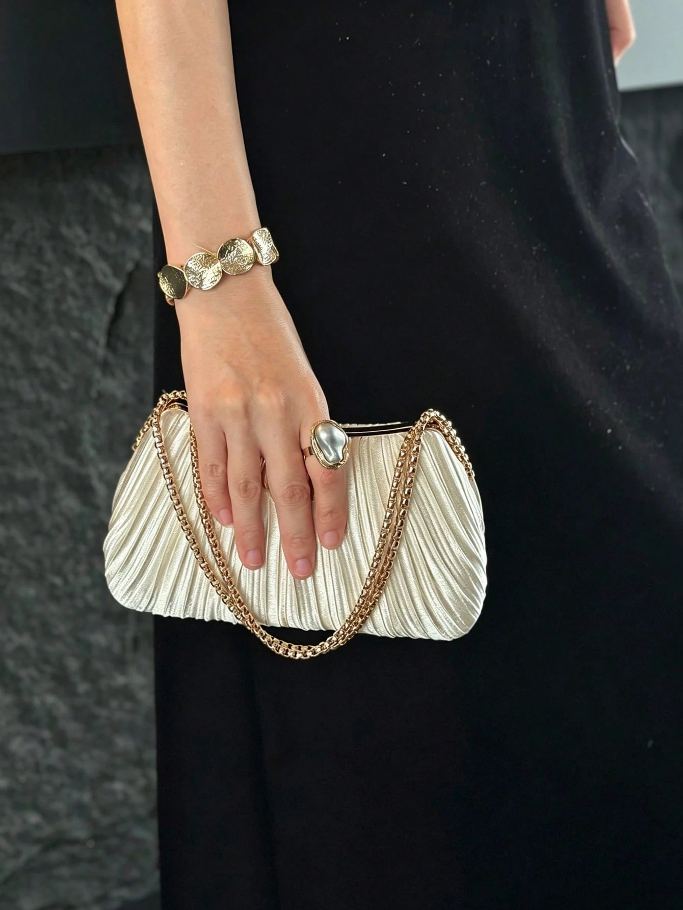 Luxury Women Chain Clutch Bag, Solid Pleated Satin Shell, Metal Clasp, Detachable Chain Strap, Magnetic Closure, Elegant Evening Wedding Prom Handbag