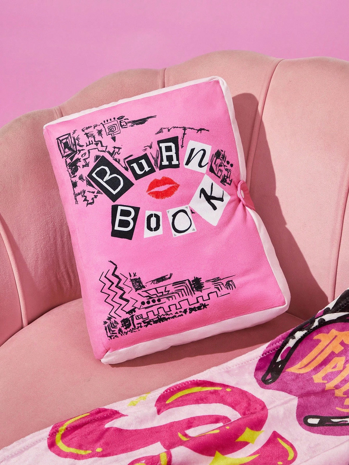 Mean Girls| 1pc Burn Book Letter Graphic Comfortable Feel, High-Definition Printing, Decorative Book Pillow, Placed On The Sofa And Car, Gifts For Friends & Family