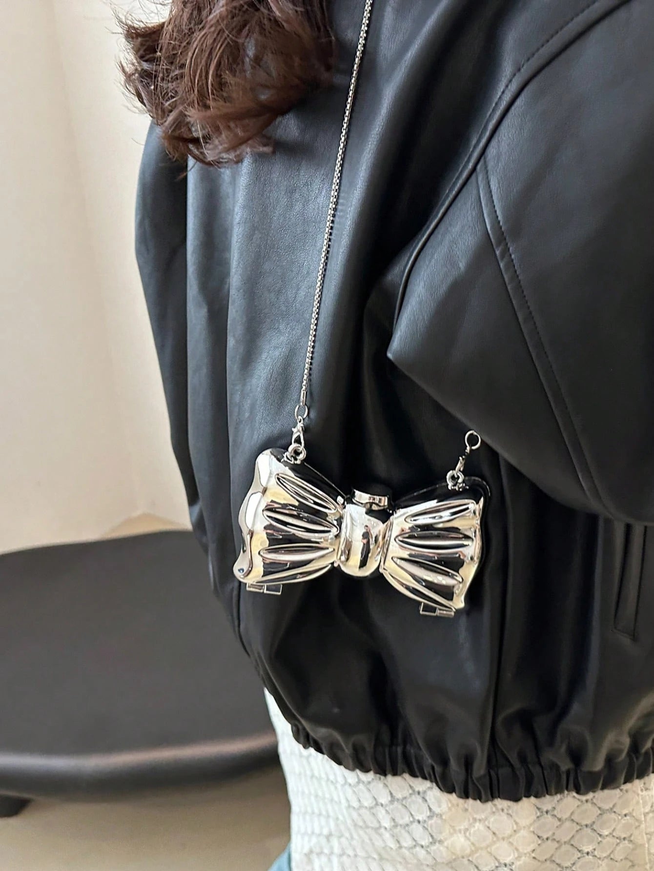 Mini Acrylic Electroplated Metallic Silver Shiny Bow Decor Clutch Bag, Versatile Women's Personalized Fashion Chain Lipstick Pouch, Jewelry/Earphone/Cosmetic Storage Box, Gift For Ladies, Suitable For