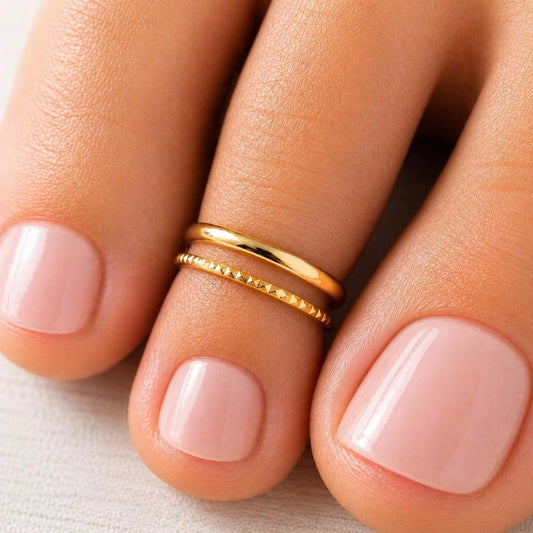 Minimalist Dual Texture Thin Stacking Gold Rings, Plain Polished Band & Continuous Spike Pyramid Bead Design For Daily Casual Wear