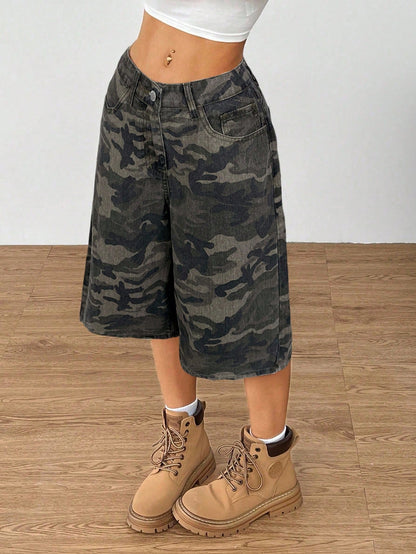 Muchica Women's Camouflage Pattern Pocket Loose Casual Bermuda Shorts Women Cargo Shorts Camo Shorts