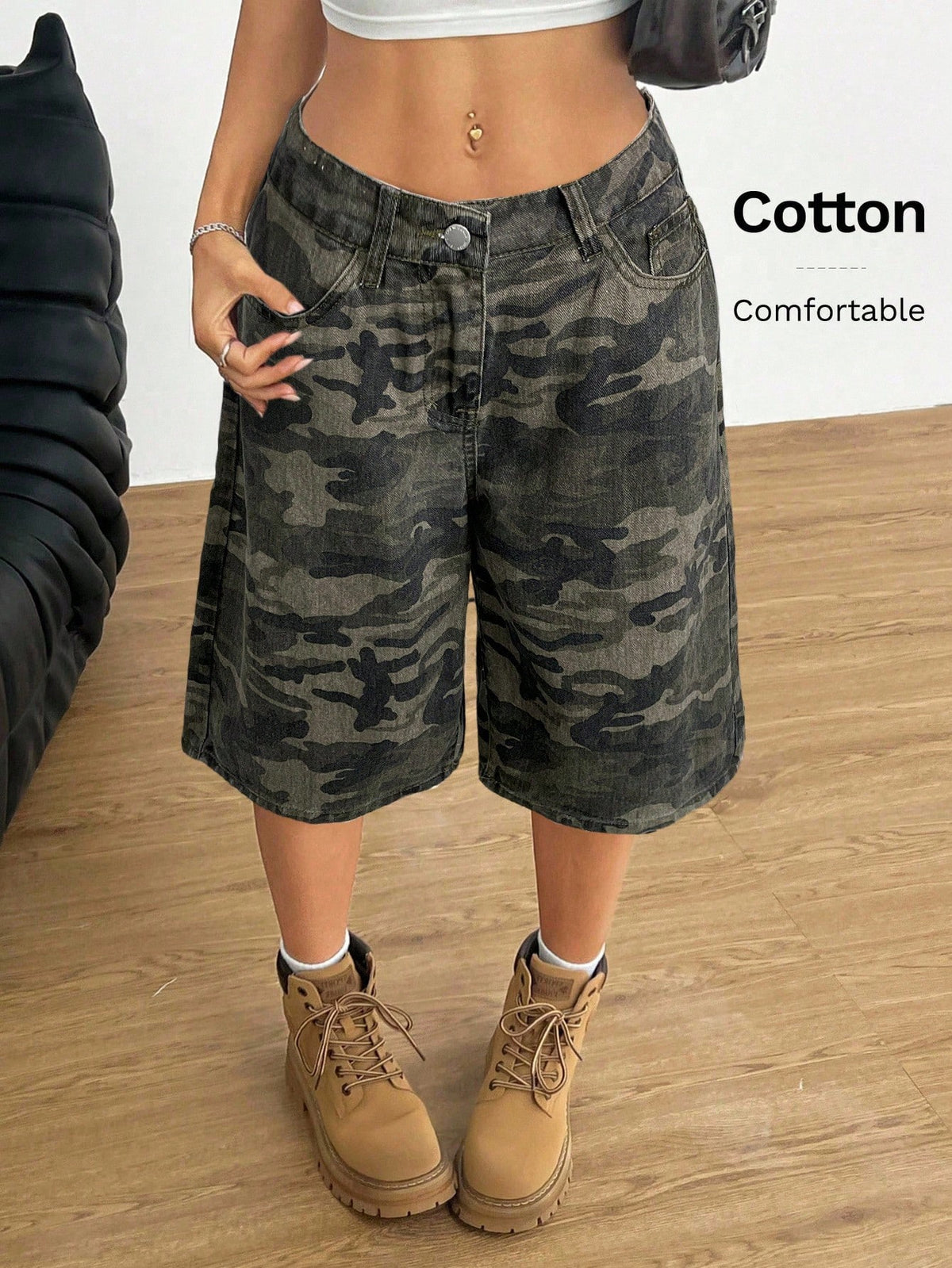 Muchica Women's Camouflage Pattern Pocket Loose Casual Bermuda Shorts Women Cargo Shorts Camo Shorts