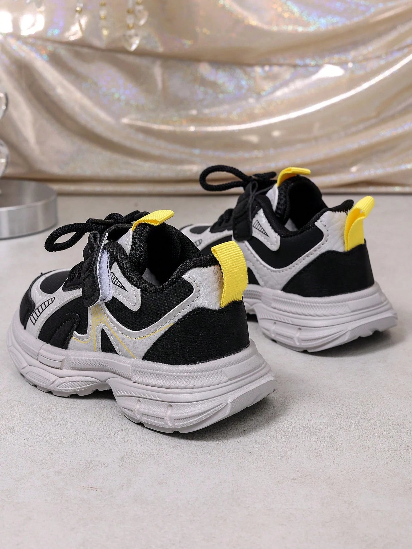 New Colorblock Kids Chunky Sneakers, Unisex Baby Casual Sports Shoes, Soft Sole Anti-Slip Walking Shoes, Toddler Versatile Black & Yellow Contrast Color Functional Style Running Shoes, Hook And Loop E