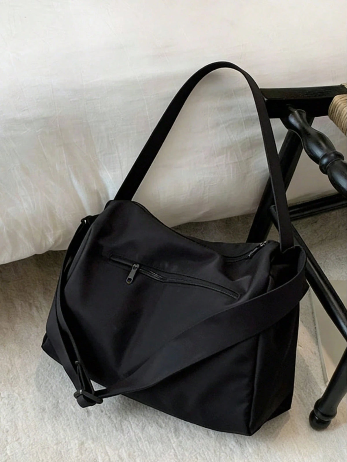 New Fashion Classic Solid Color, Large Capacity Multi-Pocket, With Earphone, Lightweight And Portable Design, One Shoulder Bag Suitable For Outdoor Travel And Short Trips, Bag Length 14.96in Width 8.6