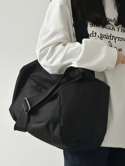New Fashion Classic Solid Color, Large Capacity Multi-Pocket, With Earphone, Lightweight And Portable Design, One Shoulder Bag Suitable For Outdoor Travel And Short Trips, Bag Length 14.96in Width 8.6