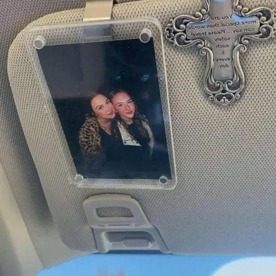 New Magnetic Anti-Drop Anti-Shatter Photo Clip For Car Sun Visor, 3.54in*2.36in, Universal Acrylic Refrigerator Magnet Transparent Magnetic Instant Camera Photo Frame, Car Sun Visor Photo Frame Clip