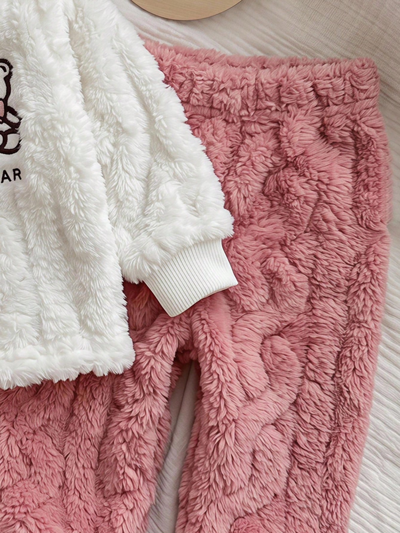 Newborn Baby Pajamas Autumn/Winter Cute Casual Cable Knit Fabric Bear Print Pattern Long Sleeve Sleepwear Pants Loungewear Set