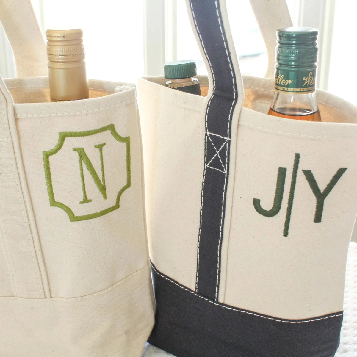 Personalized Canvas Wine Bag, Custom Wine Pouch, Bourbon Whiskey Wine Bag, Letter Combination Wine Bag, Bachelor Party Gift, Christmas Gift, Groomsman Gift, Hostess Gift, Newlywed Gift, Housewarming G