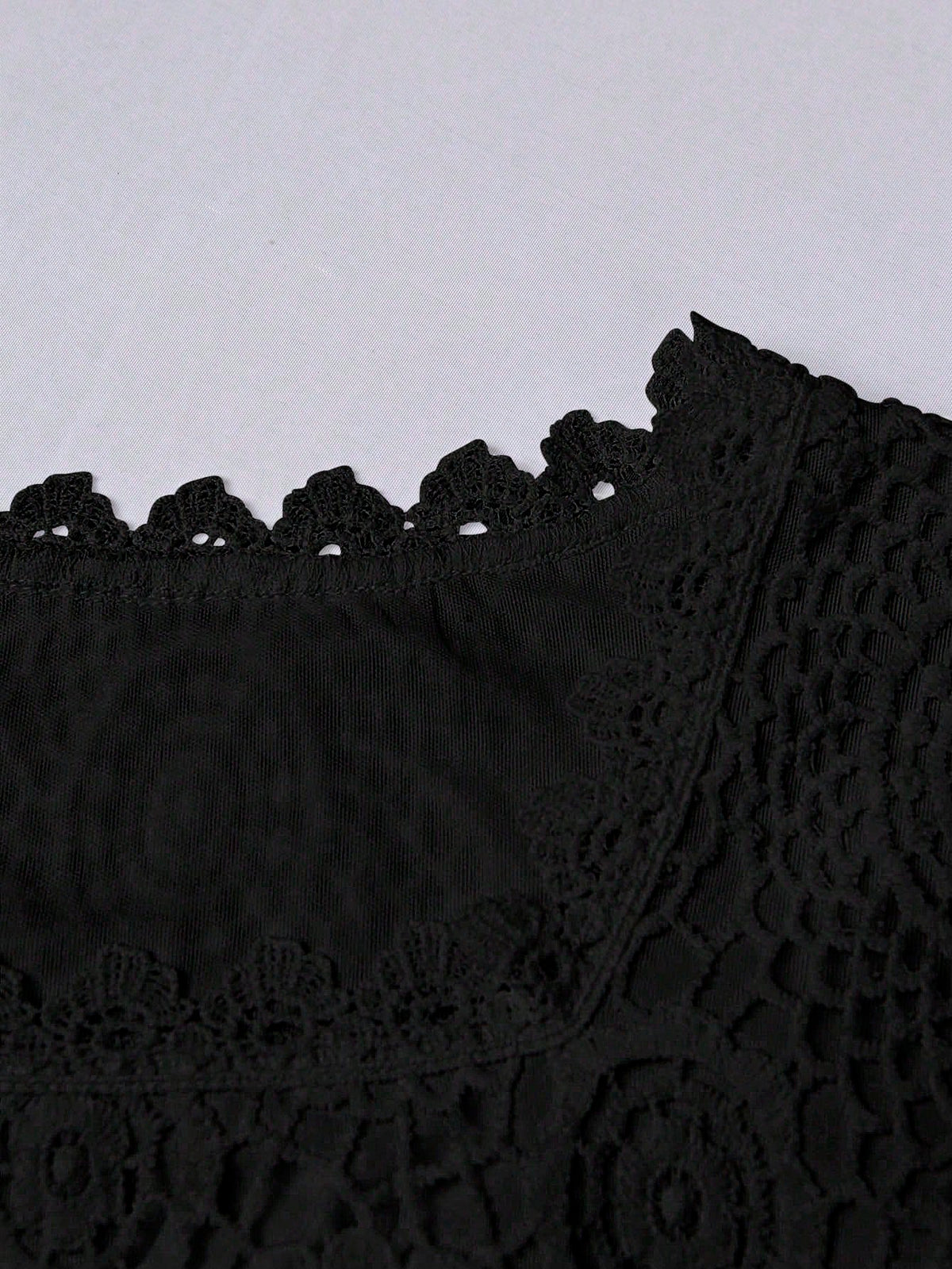 Qadelle Women's Crochet Lace Camisole Top, Fashionable Sleeveless Blouse Design, Elegant And Slimming