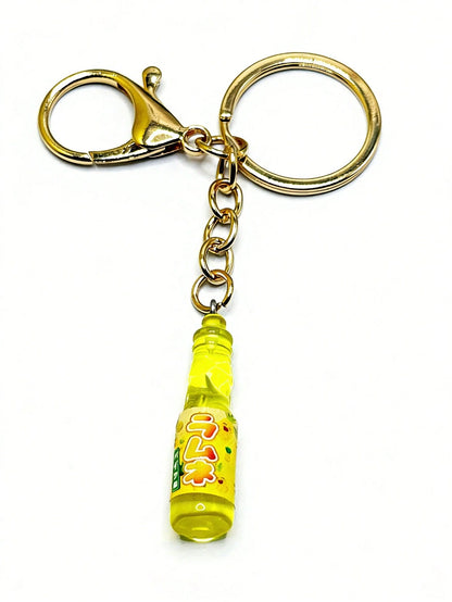 Realistic Japanese Gashapon Soda Keychain, Cute Creative Mini Soda Pendant, Mini Dollhouse Decor