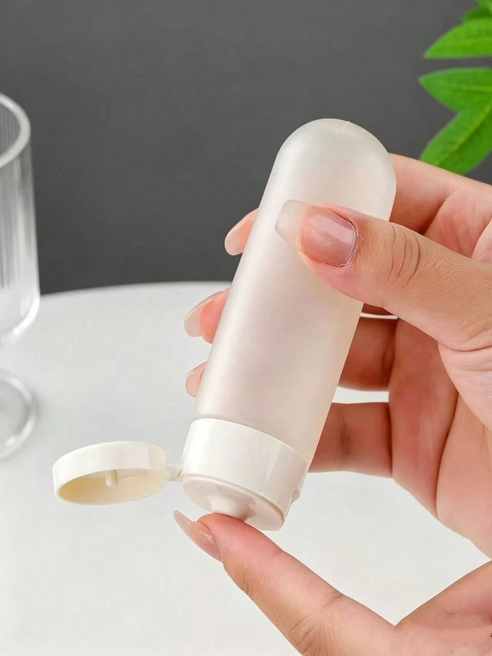 Refillable Squeeze Travel Dispenser Bottles, Leak-Proof Portable Liquid Containers For Shampoo, Lotion, Sunscreen And Foundation, Travel Essentials