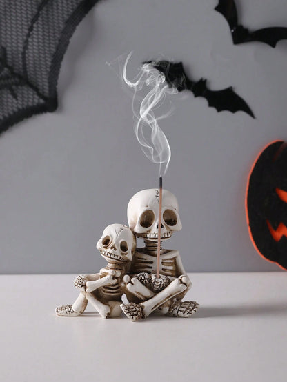 SHEIN1pc Skeleton Incense Stick Holder Figurines, Straw Hat Single Skull & Parent-Child Hugging Double Skull Resin Incense Burner, Gothic Halloween Desktop Aromatherapy Decor Ornaments