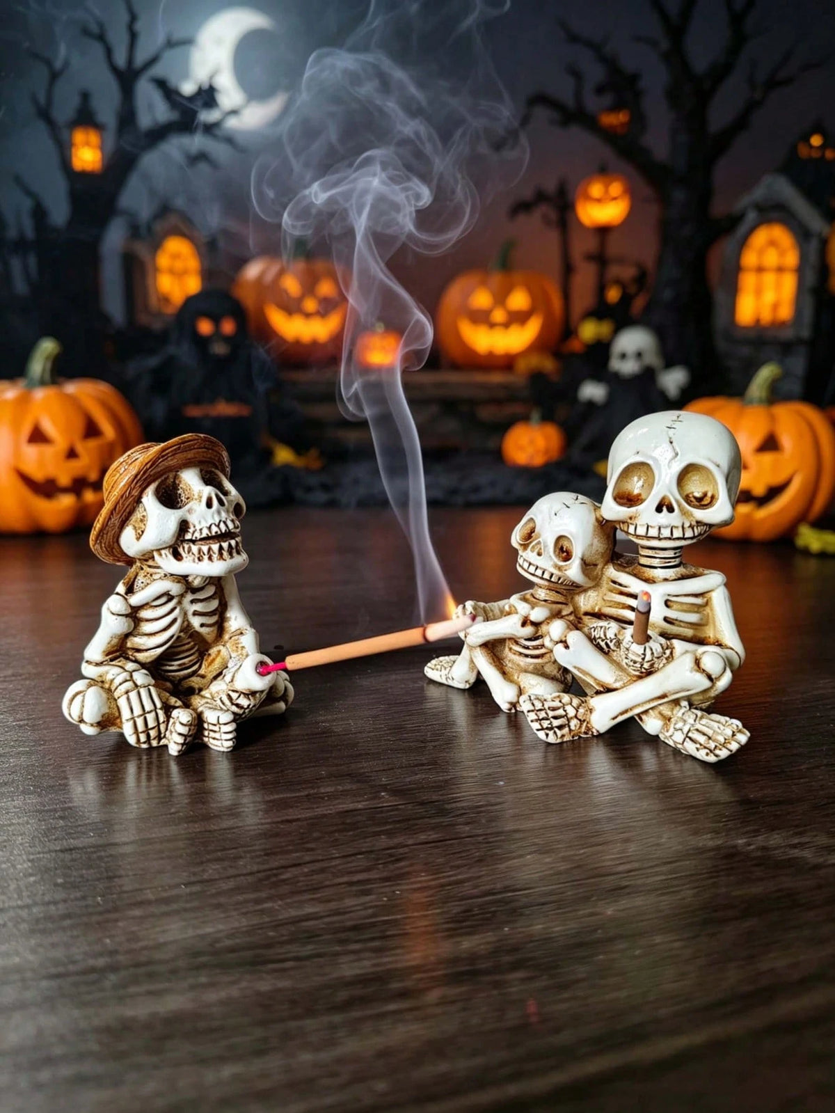 SHEIN1pc Skeleton Incense Stick Holder Figurines, Straw Hat Single Skull & Parent-Child Hugging Double Skull Resin Incense Burner, Gothic Halloween Desktop Aromatherapy Decor Ornaments