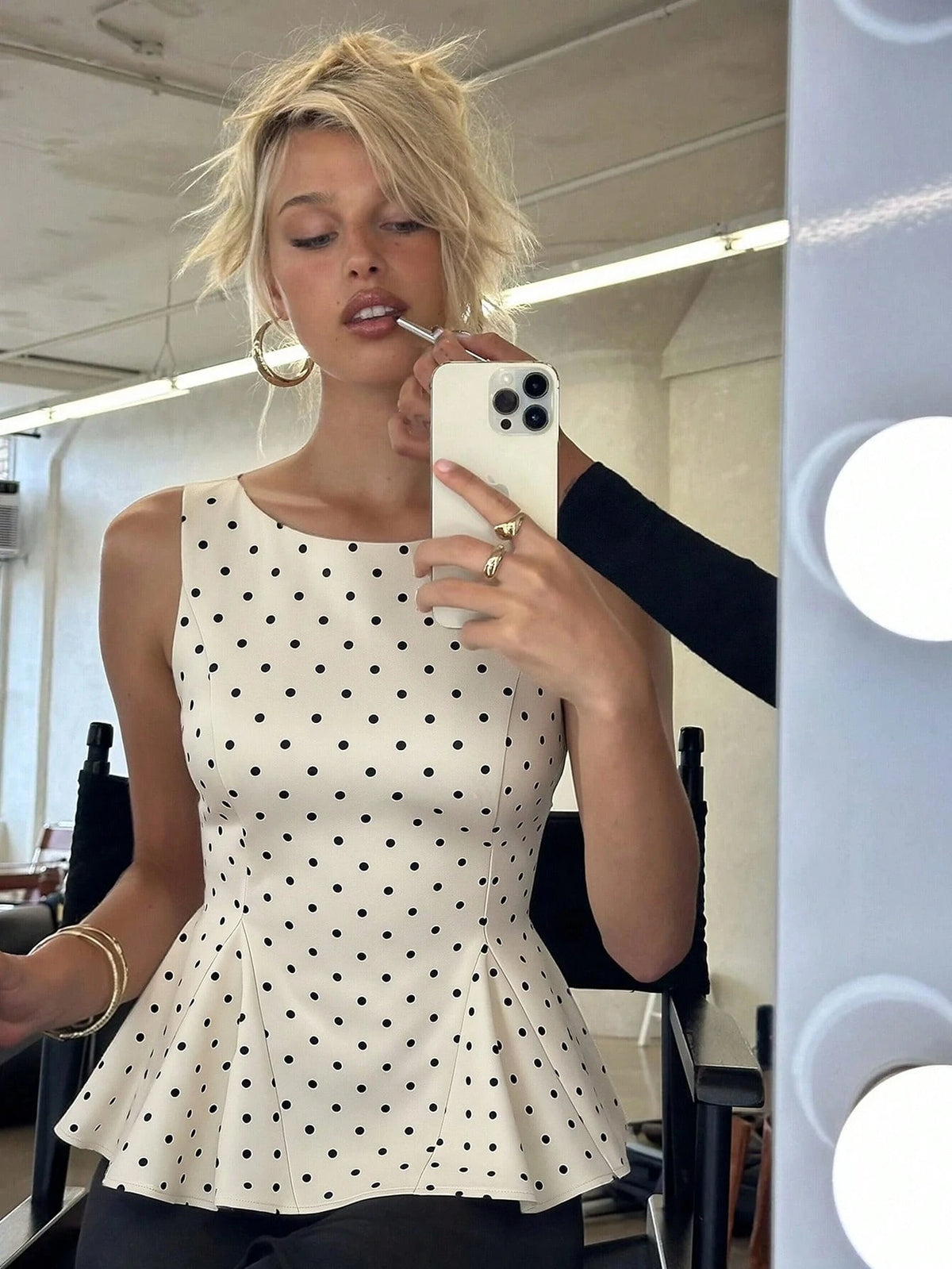 Siren Gaze Elegant 70s White With Black Polka Dots Peplum Top, Retro Sleeveless Fitted Waist A-Line Blouse For Women, Cute Tea Party Date