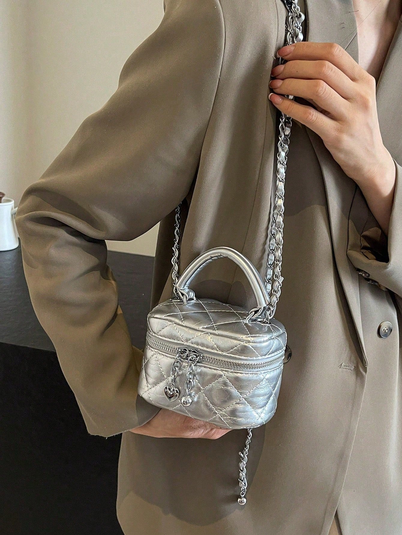 Small Wynndora Classic Diamond Quilted Handbag, Multifunctional Waterproof Zipper Closure Shoulder Bag For Daily Shopping