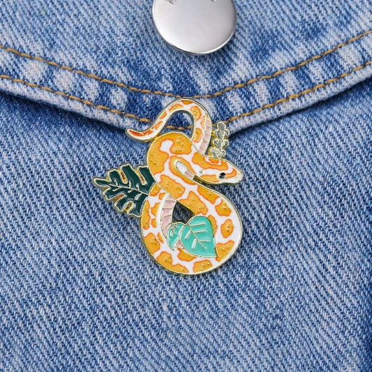 Snake Enamel Brooch Fashion Decorative Brooches Ornaments Lapel Bag Badges Jewelry Gifts 2025 New Style Pin For Clothes Bag Charm School Office Accessories Shirts Jacket Halloween Autumn-Winter Access