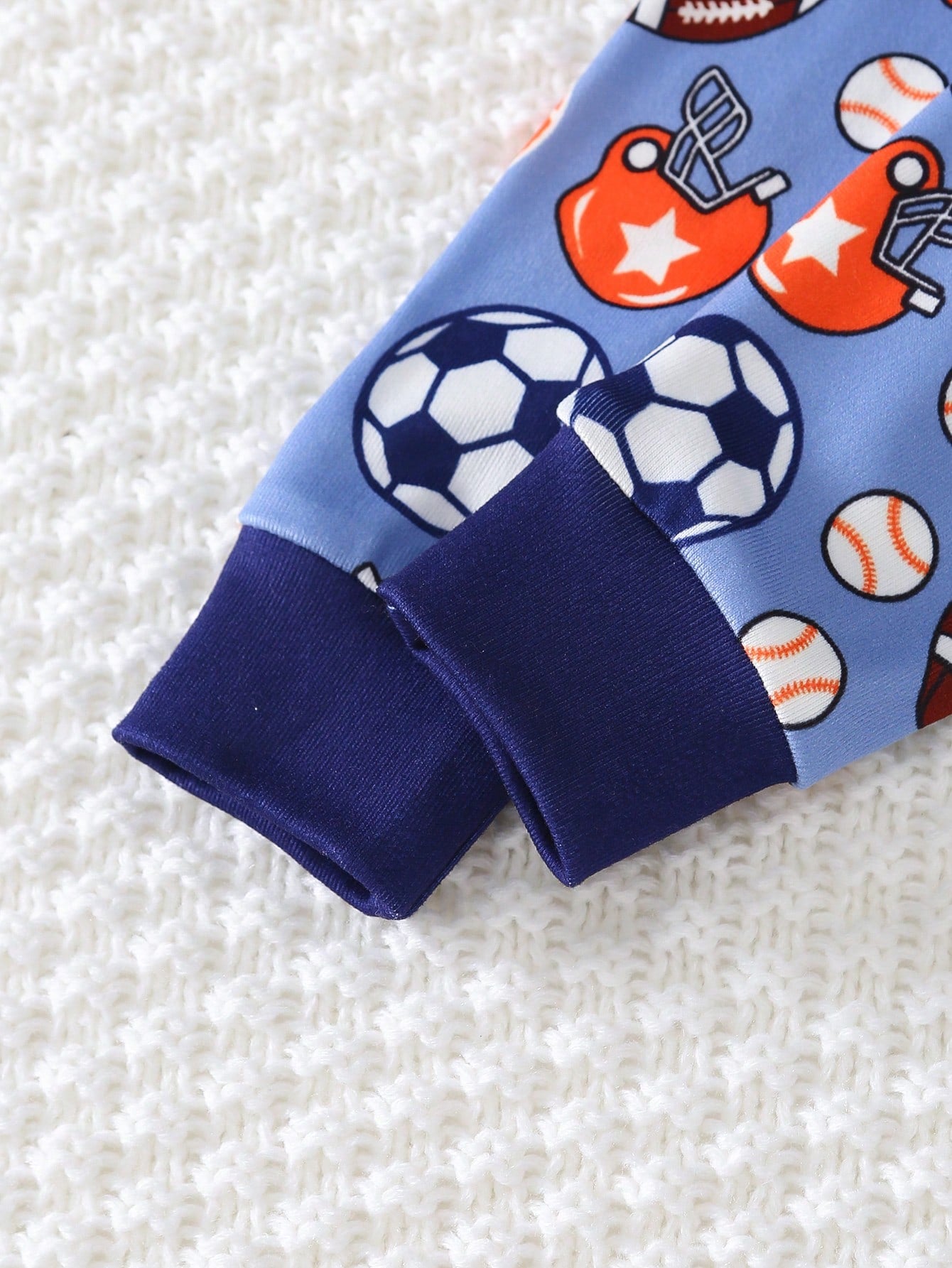 Snug Fit Pajamas 2-Piece Set For Baby Boys, Long Sleeve T-Shirt And Tight Pants With Fun Ball Pattern Design, Soft And Skin-Friendly Fabric, Comfortable Home Wear For Kids, Promoting Comfortable