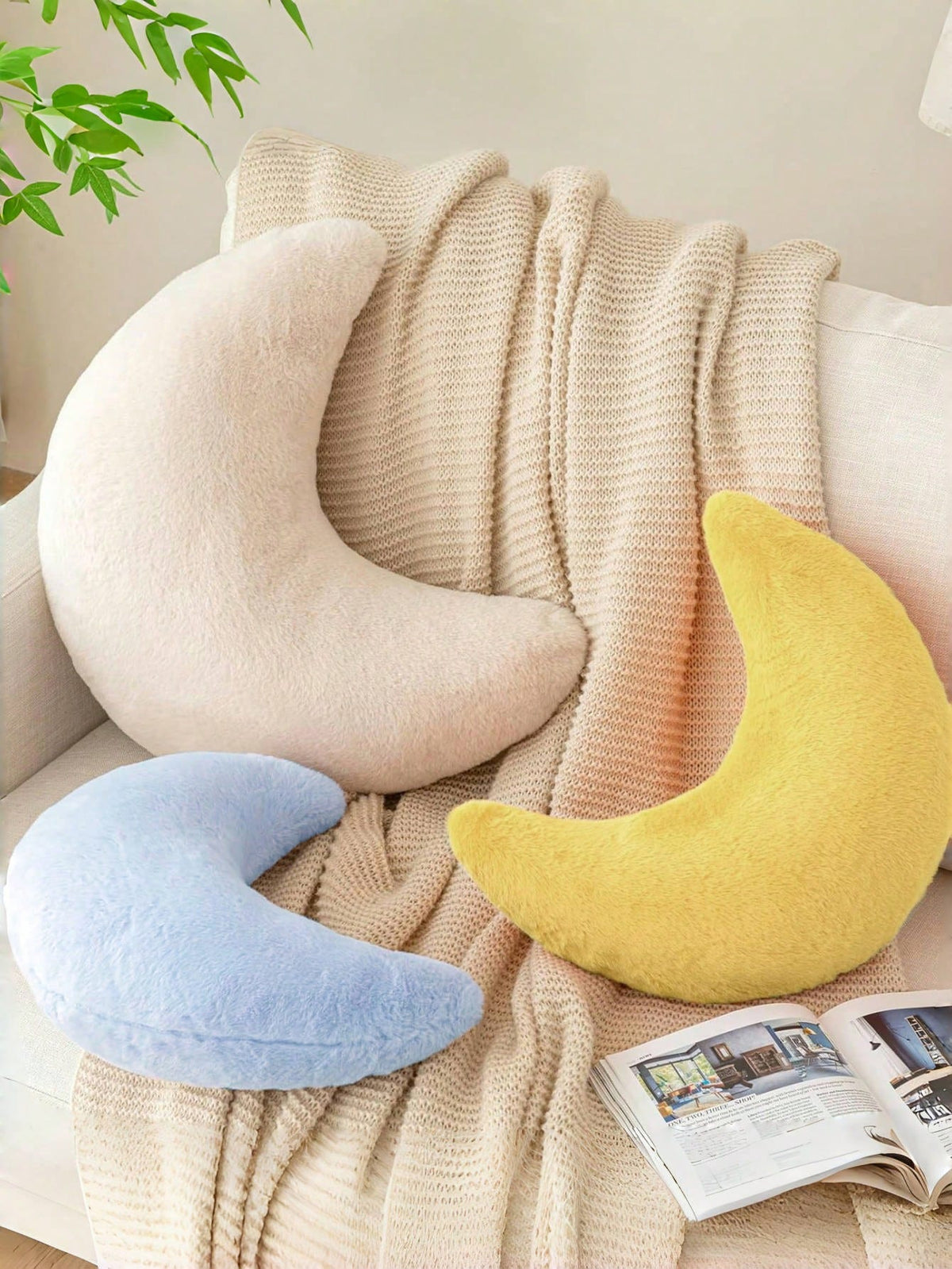 Soft Faux Fur Moon Shaped Decorative Throw Pillow, Suitable For Bedroom, Bed And Sofa, Easter Decor Cushion, Applicable For Spring Sofa, Bedroom, Living Room, Light Pink