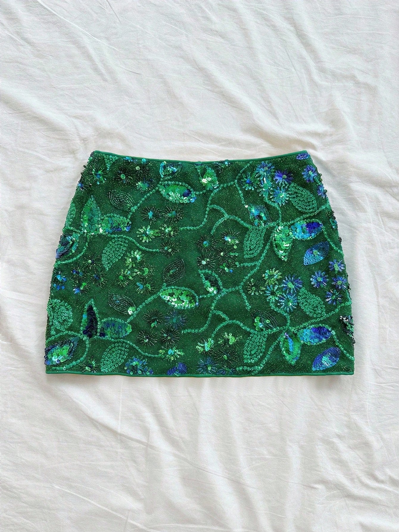 Soleia Women's Dark Green Sequin Bodycon Short Skirt With Graphic Pattern And Zipper Detail For Party Style