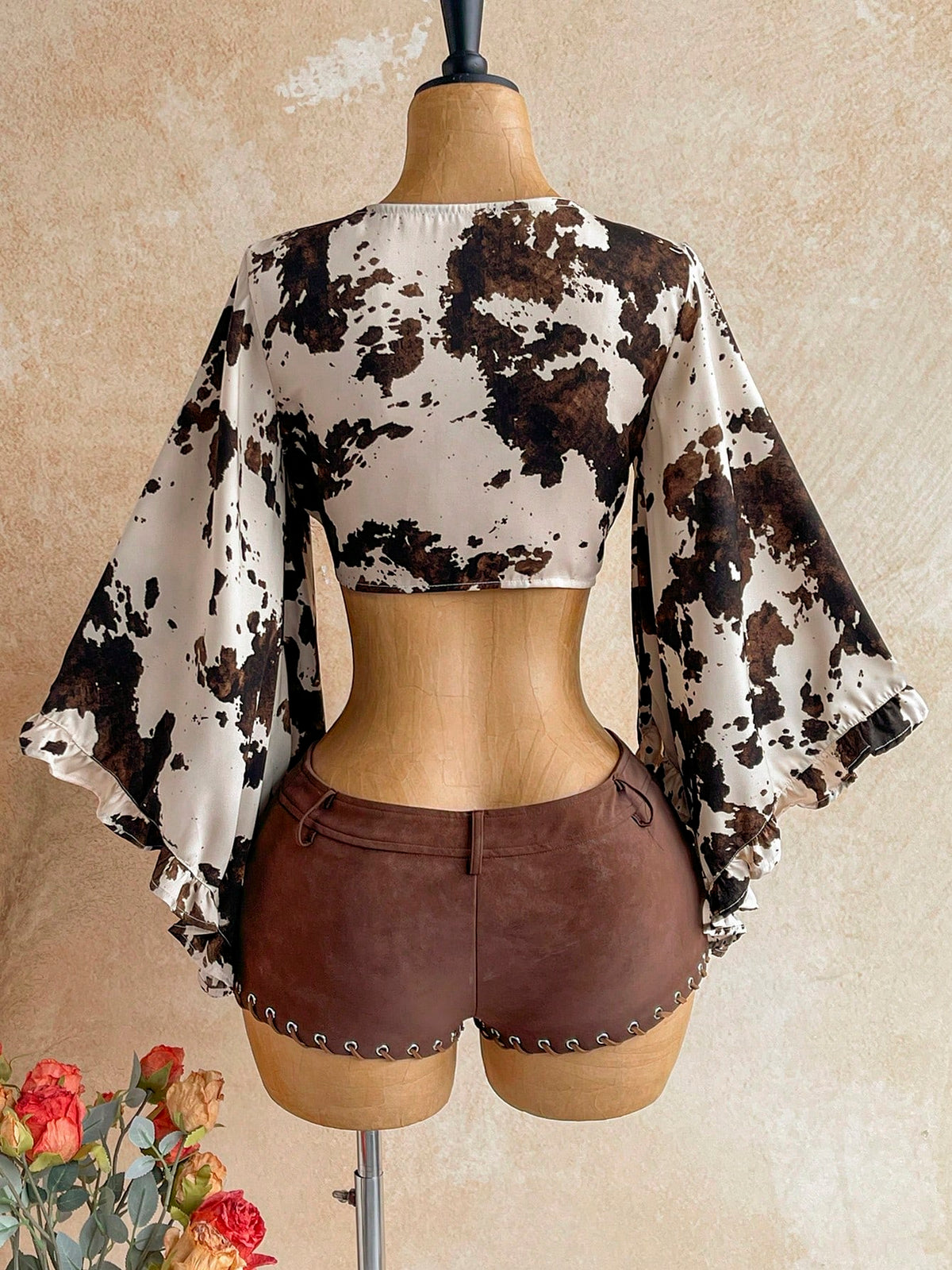 Soleia Women's Tie-Knot Bell Sleeve V-Neck Leopard Print Short Shirt
