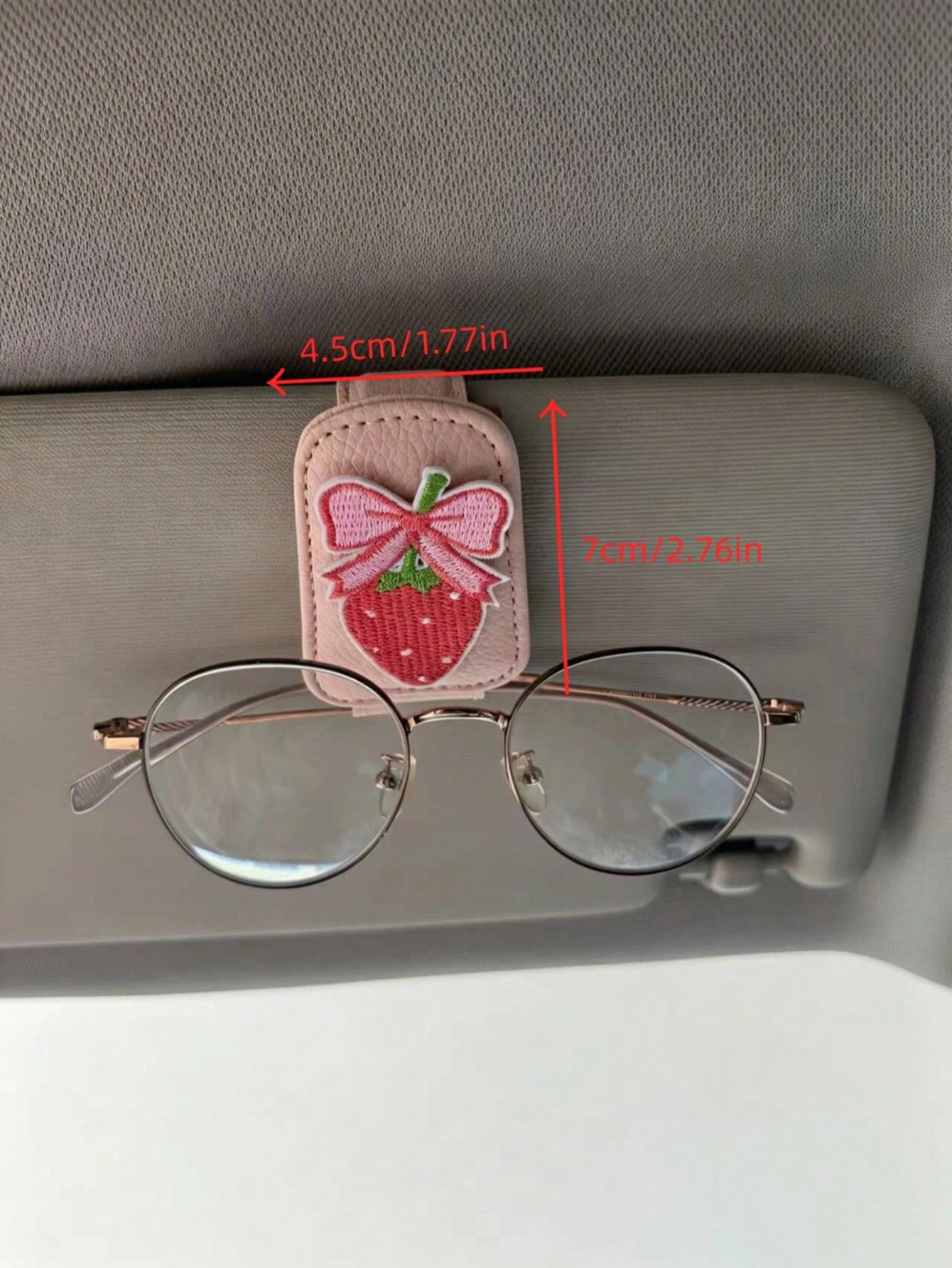 Strawberry Embroidered Car Glasses Clip, Car Sun Visor Fashion Glasses Holder, Multi-Function Ticket Clip, Car Interior Decoration, Pink Leather Strawberry Car Glasses Clip, Universal Sun Visor Fashio